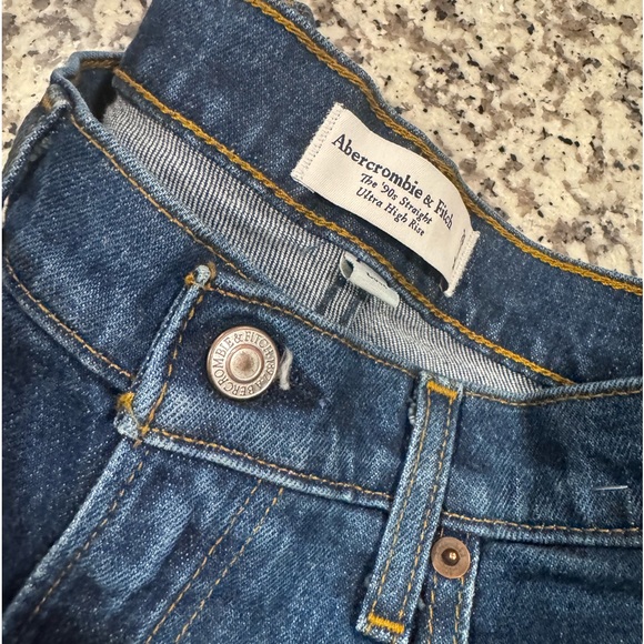 Abercrombie and Fitch curve jeans - Picture 1 of 4